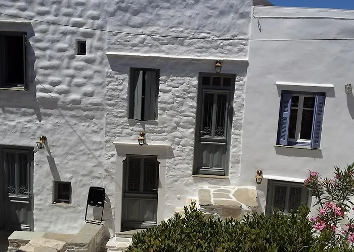 Athina Exquisite Houses *